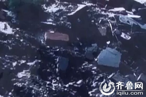 垦利县邹占春邹大爷，他承包了当地的1000多亩盐碱荒地，经过努力把盐碱地变成了桑田。可是好景不长，他的1000多亩桑田却因为一个工程又变回了盐碱地。（视频截图）
